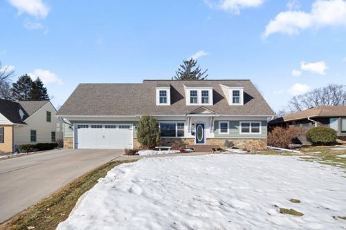 3424 Roosevelt St Ne, Saint Anthony, MN, 55418-1555 | Card Image