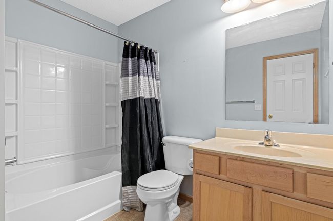 upper level full bath | Image 15
