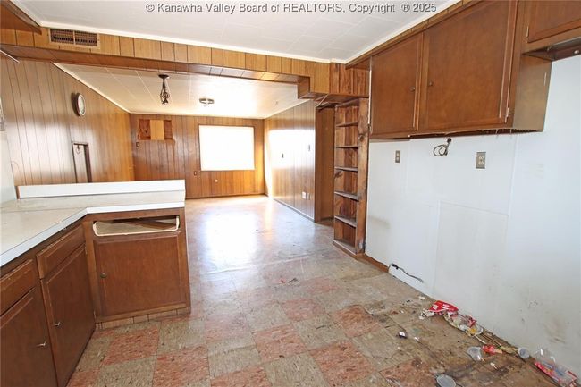 2207 W Virginia Ave, Home with 0 bedrooms, 0 bathrooms and null parking in Dunbar WV | Image 43