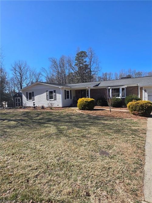 322 Quail Ln, Thomasville, NC, 27360-7328 | Card Image