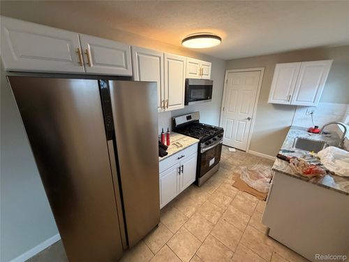 22130 Cora Ave, Farmington Hills, MI, 48336-4308 | Card Image