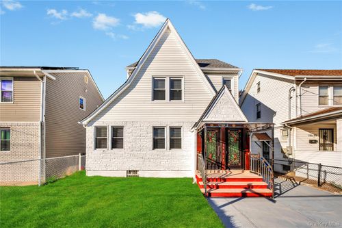 19223 116th Rd, Saint Albans, NY, 11412-3107 | Card Image