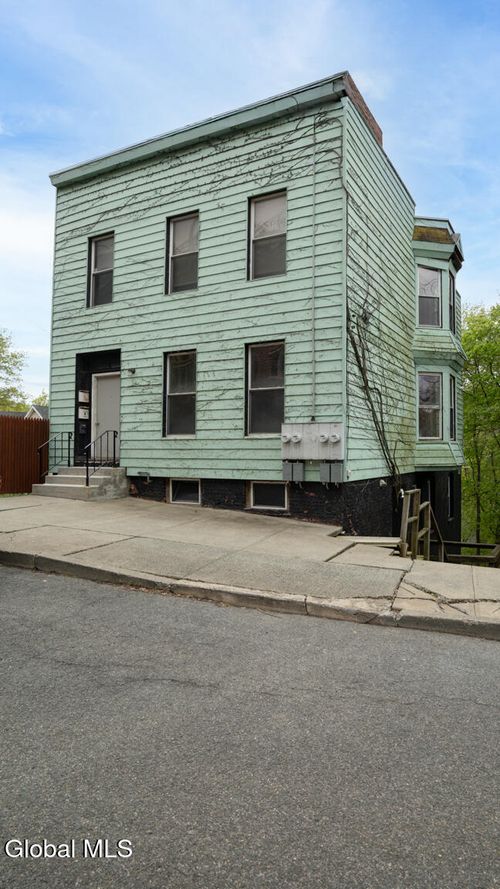 62 College Avenue, Troy, NY, 12180 | Card Image