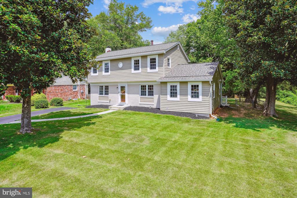 Marble Arch Way, Alexandria, VA 22315