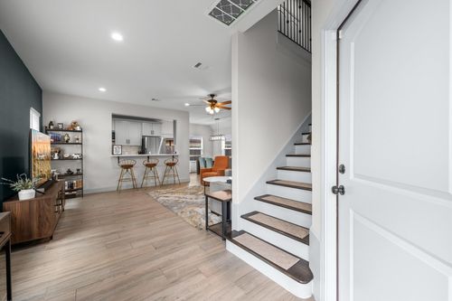 910 Mansfield St, Houston, TX, 77091-4117 | Card Image