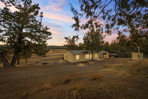 25016 Drews Rd, Chiloquin, OR, 97624-5945 | Card Image