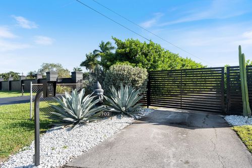 5702 Sw 136th Ave, Southwest Ranches, FL, 33330-3011 | Card Image