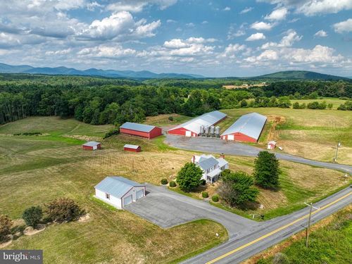 629 Kelly Rd, MOUNT JACKSON, VA, 22842-3338 | Card Image