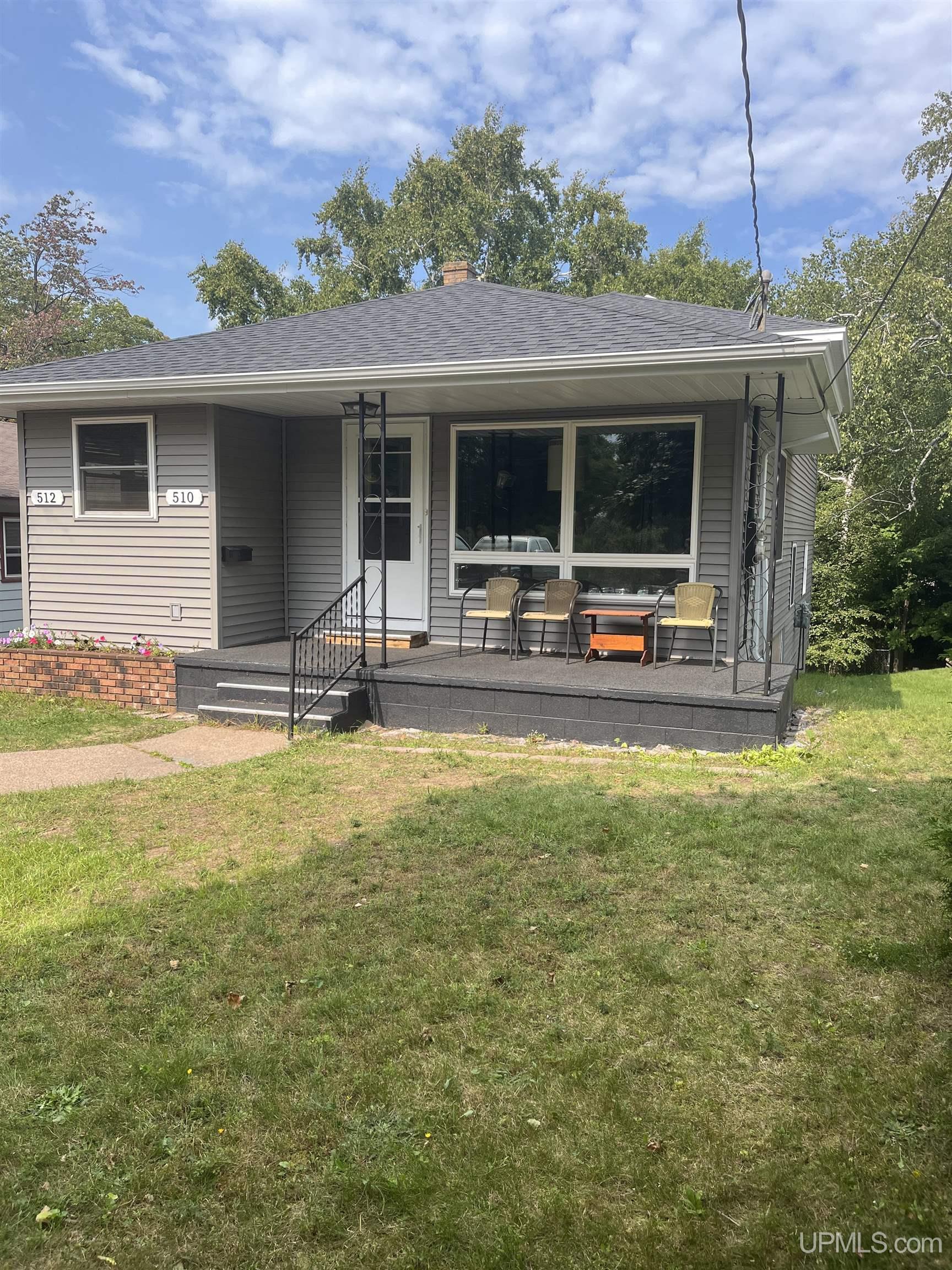 Hewitt Ave, Marquette, MI 49855