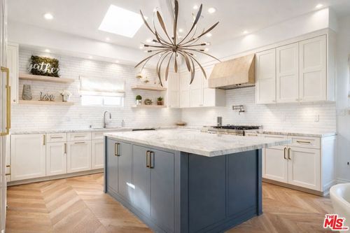 a-1619 Artesia Blvd, Manhattan Beach, CA, 90266-6903 | Card Image