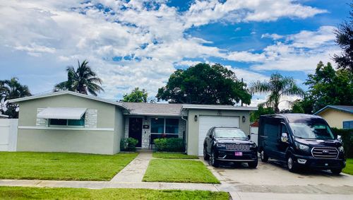 720 Sw 69th Ave, Pembroke Pines, FL, 33023-1182 | Card Image