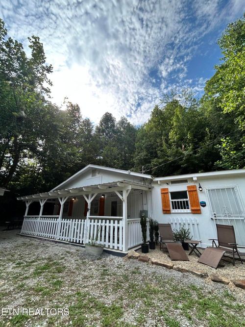 222 Stinking Creek Rd, La Follette, TN, 37766-6153 | Card Image