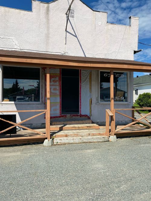 660 Gleason Ave, Holtyre, ON, P0K1C0 | Card Image