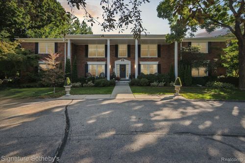 233 Barden Rd, Bloomfield Hills, MI, 48304-2709 | Card Image