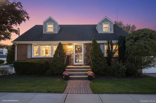 301 Concord Ave, West Hempstead, NY, 11552-1214 | Card Image