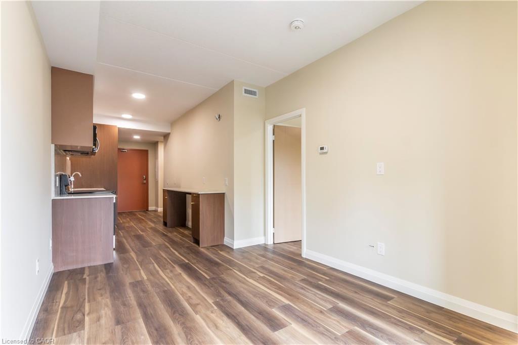 Residential Lease in Waterloo 5