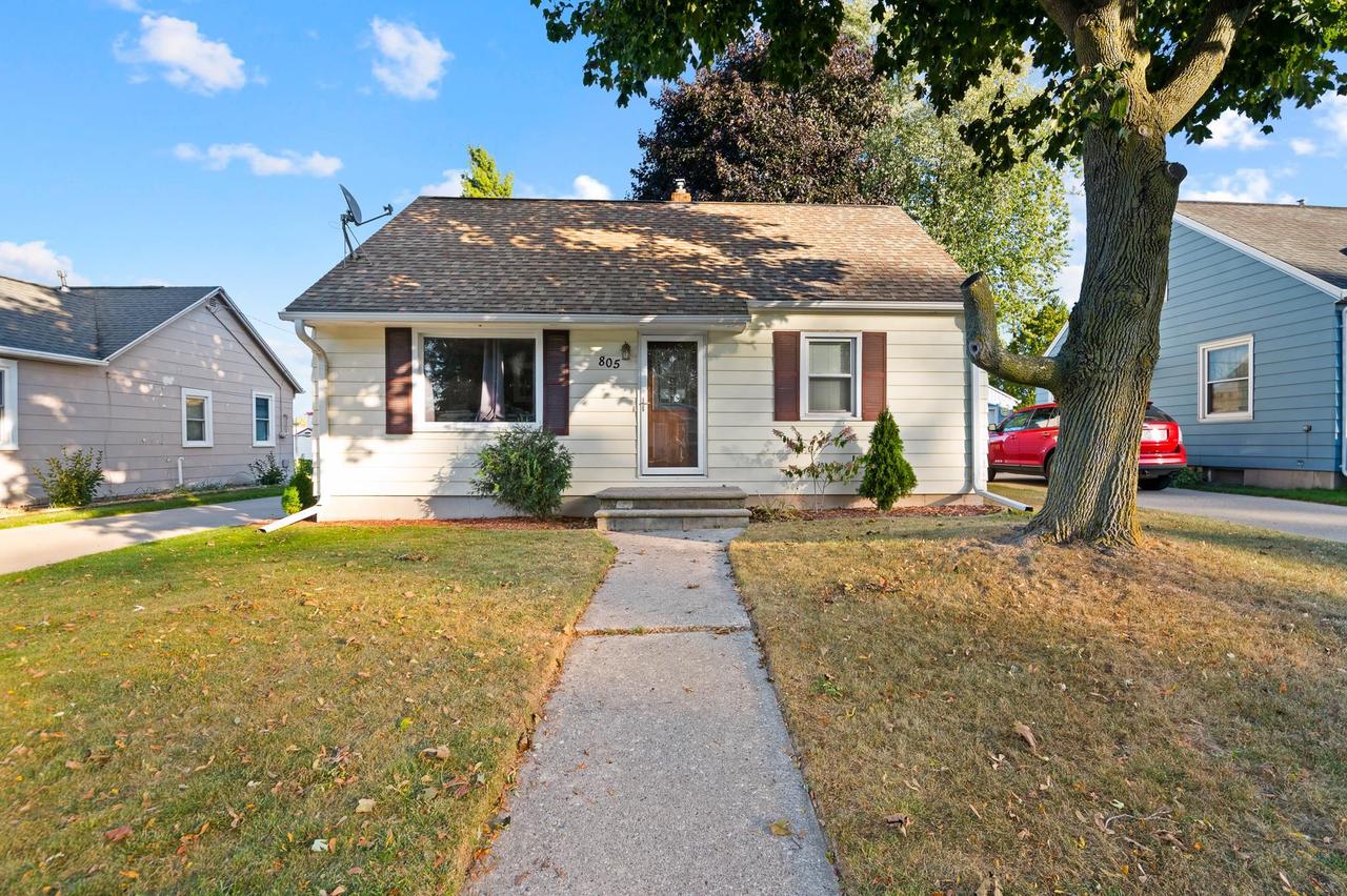 Irvington St, Green Bay, WI 54304