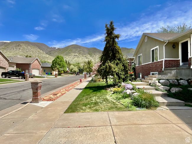 Mountain view looking to the east, and a residential view. NO HOA | Image 38