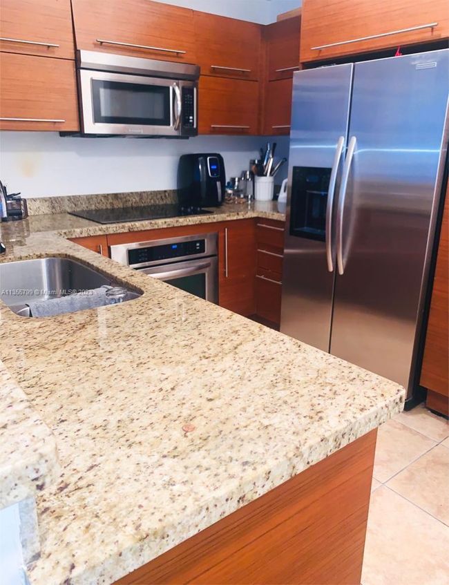 APT-302N - 2641 N Flamingo Rd, Condo with 1 bedrooms, 2 bathrooms and null parking in Sunrise FL | Image 17