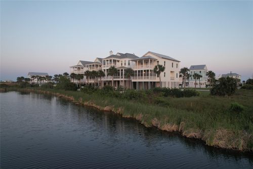 1510 Beachtown Dr, Galveston, TX, 77550 | Card Image