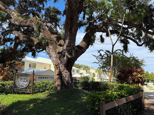 915 Woodbridge Ct, SAFETY HARBOR, FL, 34695-2958 | Card Image