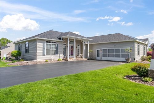 132 Lorian Dr, Syracuse, NY, 13212-4215 | Card Image