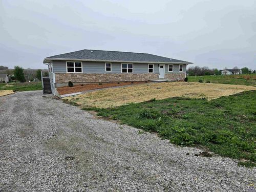 2208 Timberlane Dr, Sabetha, KS, 66534-2633 | Card Image