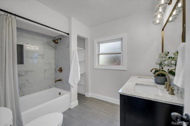 17550 Ohio St, House other with 3 bedrooms, 2 bathrooms and null parking in Detroit MI | Image 25
