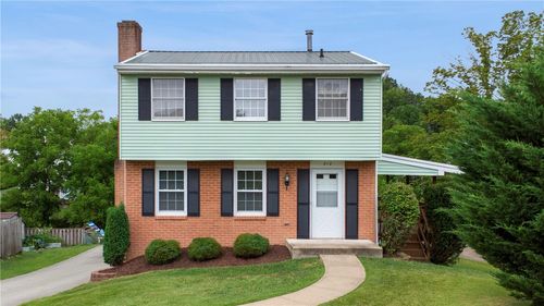 212 Wheatfield Dr, Greensburg, PA, 15601-4739 | Card Image