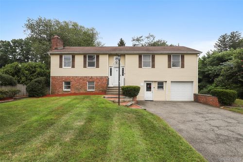 3 Macdonald Ave, North Castle, NY, 10504-1935 | Card Image