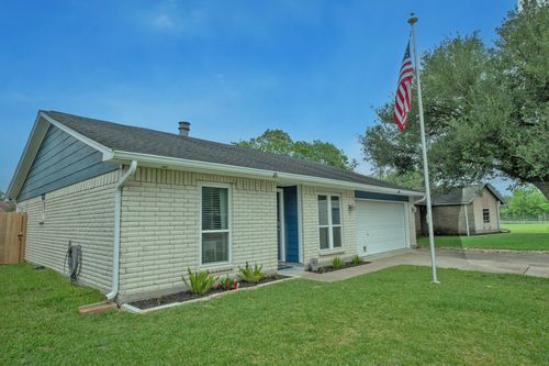 10 Wagon Lane Loop, Angleton, TX, 77515-2728 | Card Image