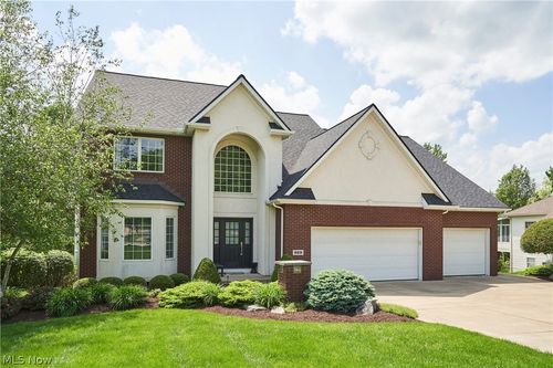 929 Hidden Valley Dr, Wadsworth, OH, 44281-8133 | Card Image