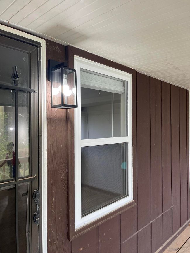 BALCONY FIXTURE WINDOW | Image 32
