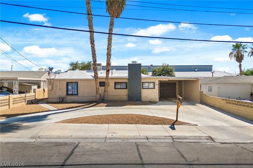 115 Ivy St, Henderson, NV, 89015-5218 | Card Image