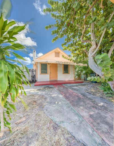 224 N L Street, House other with 2 bedrooms, 1 bathrooms and null parking in Lake Worth Beach FL | Image 3