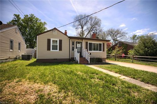 124 Cambridge Pl, Hampton, VA, 23669-2410 | Card Image