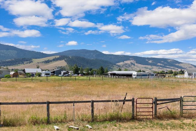 33135 Blackhawk Loop, House other with 2 bedrooms, 1 bathrooms and null parking in Arlee MT | Image 4