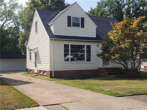 440 E 271st St, Euclid, OH, 44132-1712 | Card Image