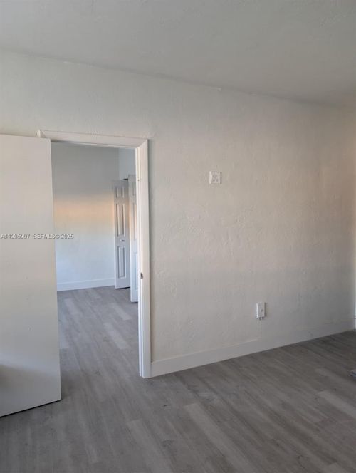 apt-2-2910 Sw 7th St, Miami, FL, 33135-2873 | Card Image