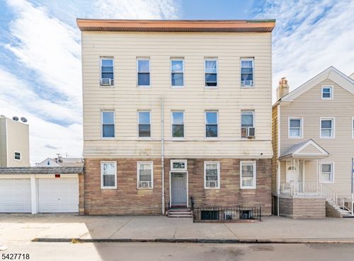 51 Richards St, Newark, NJ, 07105-4050 | Card Image