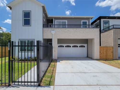 2303 Wipprecht St, Houston, TX, 77020-2719 | Card Image