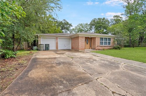 2109 Wayside Dr, Bryan, TX, 77802-2447 | Card Image