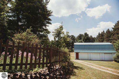 11268 Watson Rd, Williamsburg, MI, 49690-8606 | Card Image