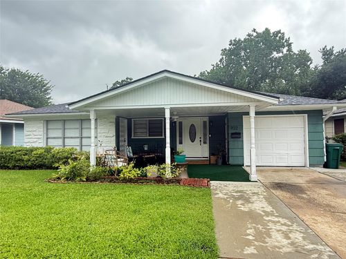 922 Hector Avenue, Pasadena, TX, 77502 | Card Image