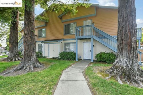 217 Glenwood, Hercules, CA, 94547-3510 | Card Image