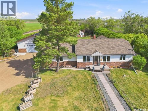 503 3rd St, Dundurn, SK, S0K1K0 | Card Image
