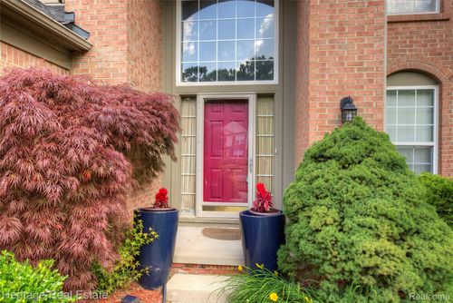 3400 Yosemite Dr, Lake Orion, MI, 48360-1036 | Card Image