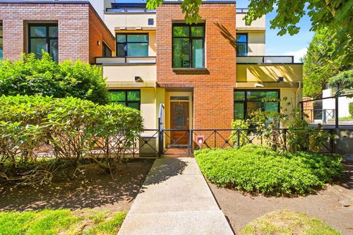 114-8 Renaissance Square, New Westminster, BC, V3M7A9 | Card Image