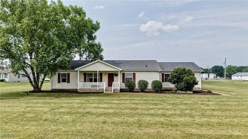 5075 State Route 250 Nw, Beach City, OH, 44608-9447 | Card Image