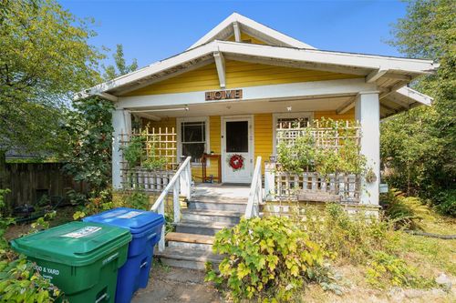 3618 S Charlestown St, Seattle, WA, 98144-7135 | Card Image